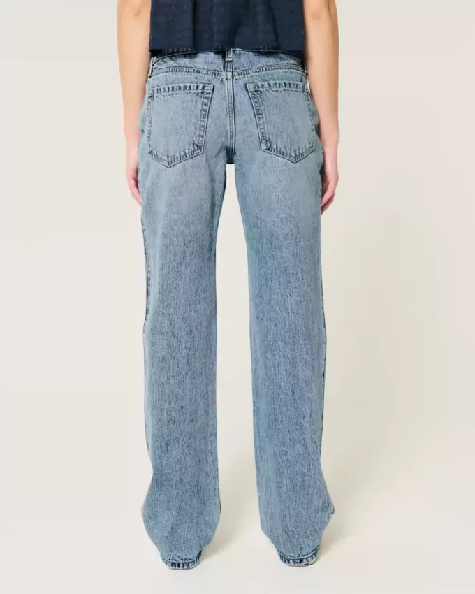 Jeans larghi a vita bassa con lavaggio medio