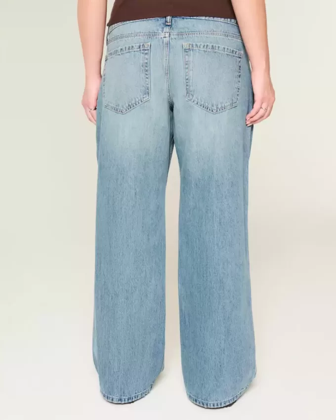 Jeans larghi a vita bassa con lavaggio medio