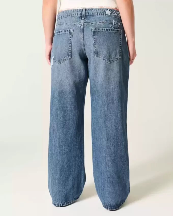 Jeans larghi a vita bassa e lavaggio scuro, modello Class of ’26, ricamati