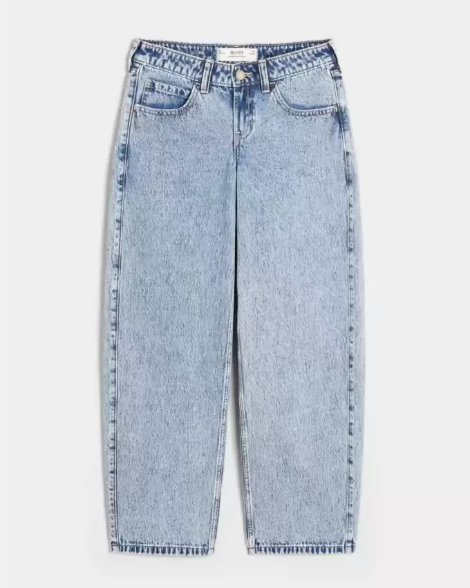 Jeans larghi affusolati a vita bassa con lavaggio chiaro