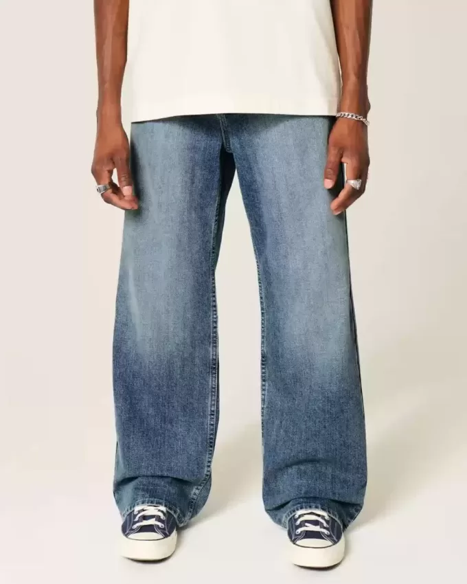 Jeans larghi bootcut lavaggio medio