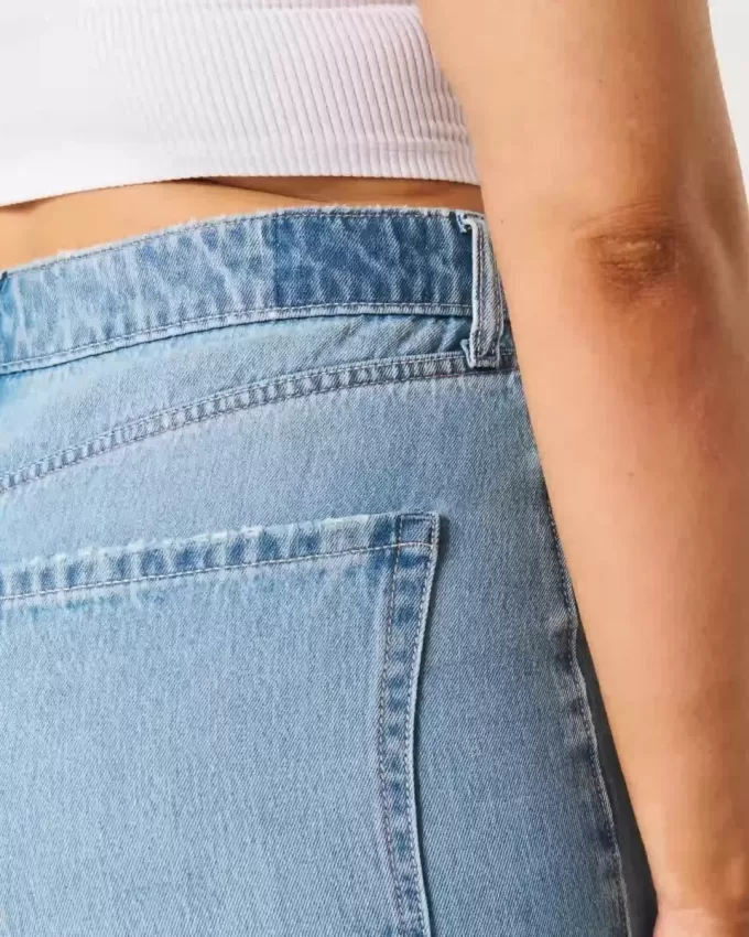 Jeans larghi Curvy a vita ultra alta e lavaggio medio