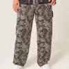 Jeans larghi da pittore stile skater mimetico