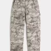 Jeans larghi da pittore stile skater mimetico