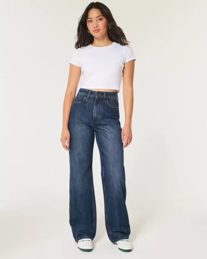 Jeans larghi e a vita alta con lavaggio scuro