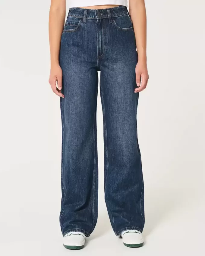 Jeans larghi e a vita alta con lavaggio scuro
