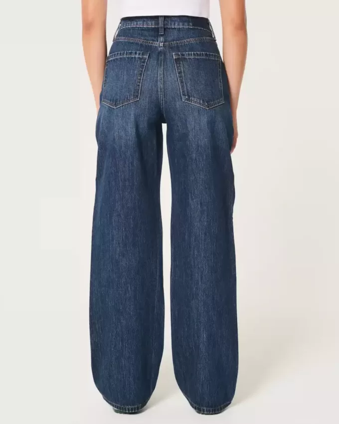 Jeans larghi e a vita alta con lavaggio scuro