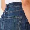 Jeans larghi e a vita alta con lavaggio scuro