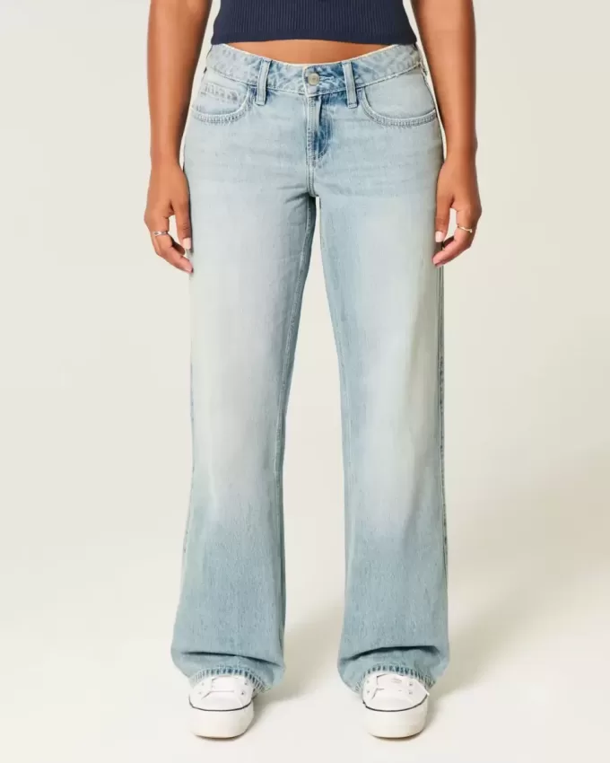 Jeans larghi e a vita bassa con lavaggio chiaro