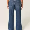 Jeans larghi e a vita bassa con lavaggio scuro