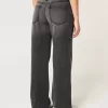 Jeans larghi neri lavati a vita bassa e curvy Jeans larghi neri lavati a vita bassa e curvy
