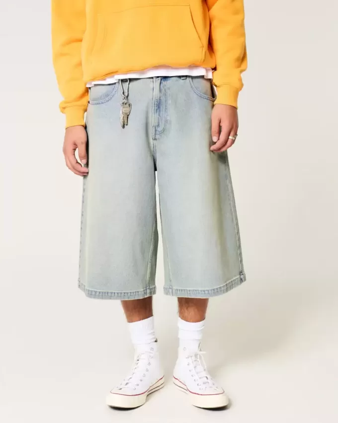 Jeans larghi skater a mezza lunghezza lavaggio chiaro
