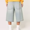 Jeans larghi skater a mezza lunghezza lavaggio chiaro