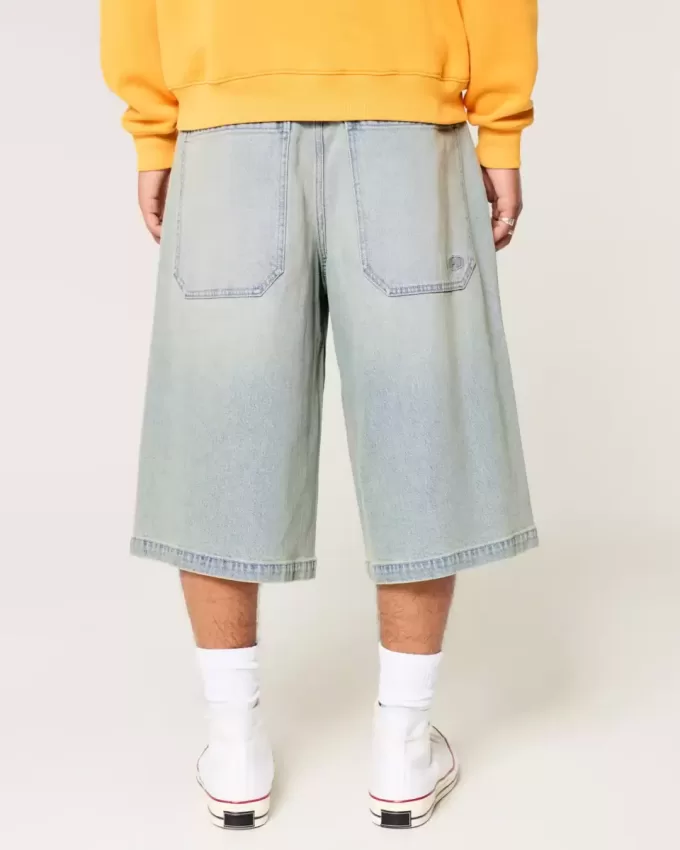 Jeans larghi skater a mezza lunghezza lavaggio chiaro