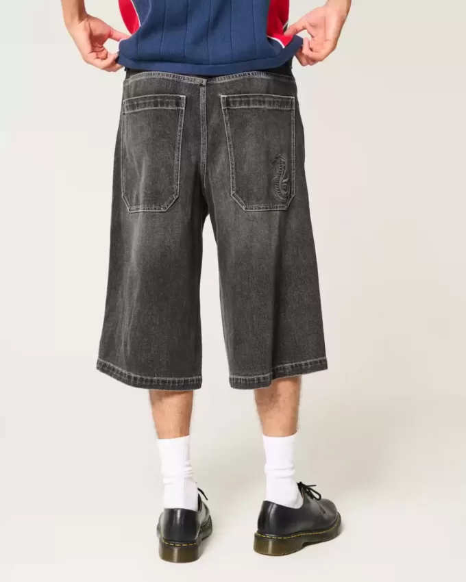 Jeans larghi skater a mezza lunghezza neri lavati