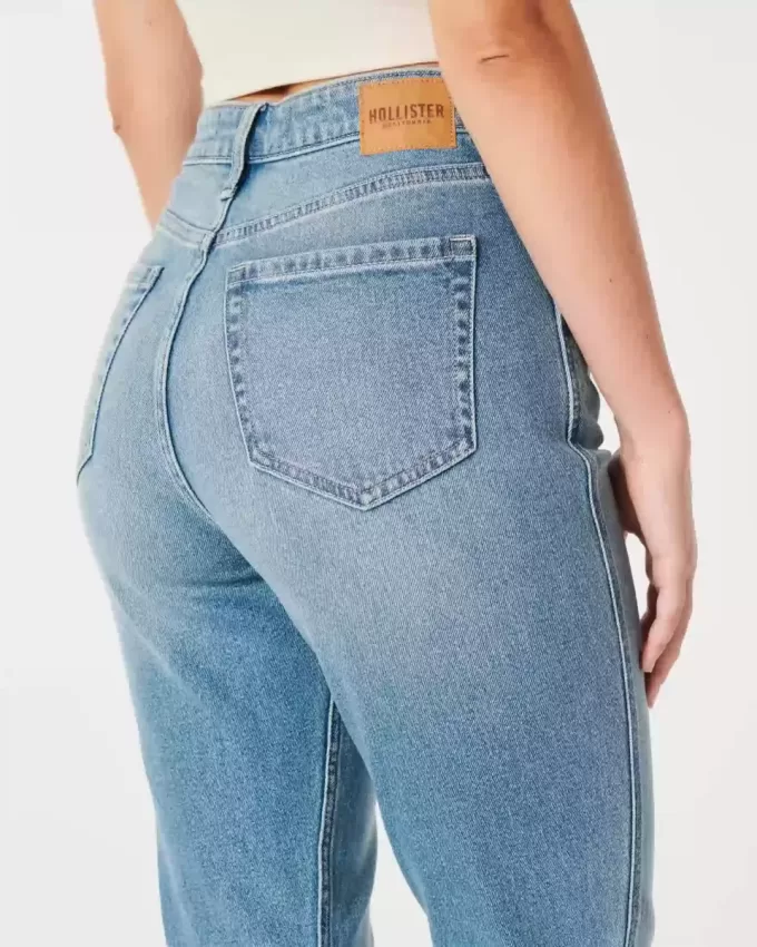 Jeans Mom Curvy a vita alta e lavaggio medio