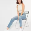 Jeans Mom Curvy a vita alta e lavaggio medio