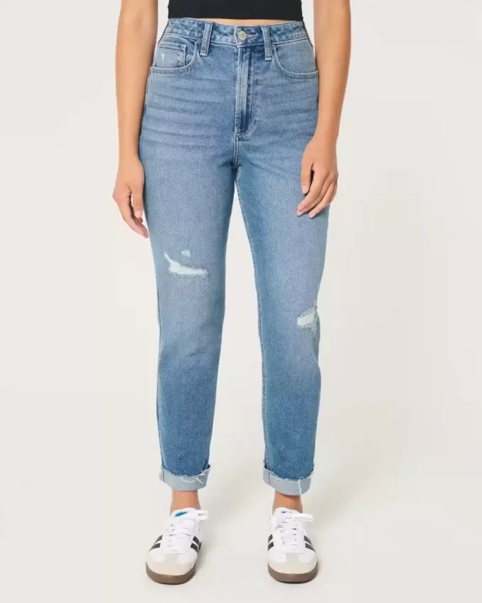 Jeans Mom Curvy a vita altissima con strappi e lavaggio medio