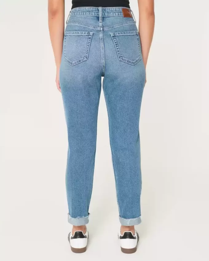 Jeans Mom Curvy a vita altissima con strappi e lavaggio medio