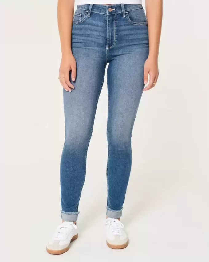 Jeans super skinny a vita alta con lavaggio medio e curve