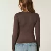 Maglia girocollo a maniche lunghe in tessuto senza cuciture Maglia girocollo a maniche lunghe in tessuto senza cuciture