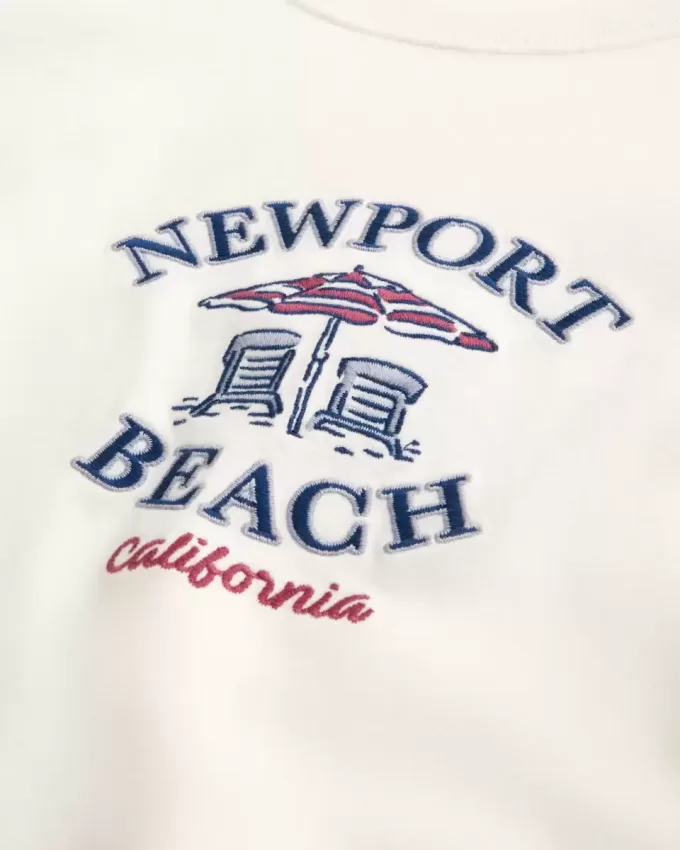 Maglietta grafica Newport Beach con stampa pesante e squadrata