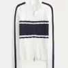 Maglione a collo alto con cerniera e lavorazione a trecce Maglione a collo alto con cerniera e lavorazione a trecce