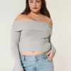 Maglione a spalle scoperte Maglione a spalle scoperte