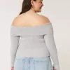 Maglione a spalle scoperte Maglione a spalle scoperte