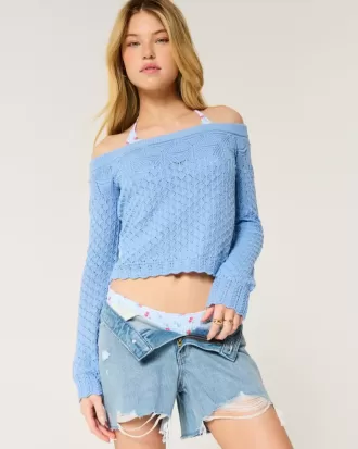 Maglione a spalle scoperte in stile uncinetto