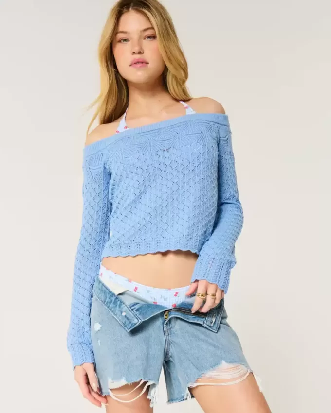Maglione a spalle scoperte in stile uncinetto Maglione a spalle scoperte in stile uncinetto