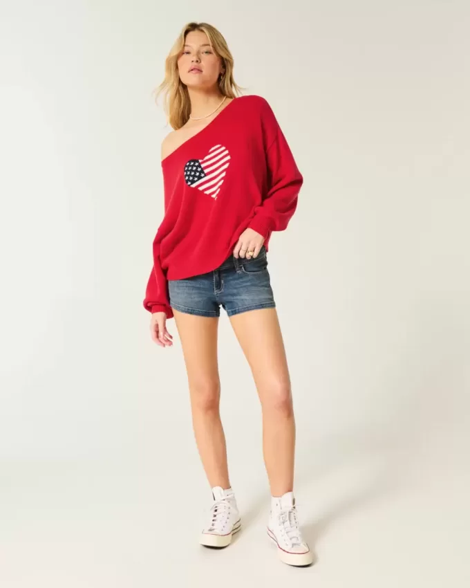 Maglione con bandiera a cuore e spalle scoperte Maglione con bandiera a cuore e spalle scoperte