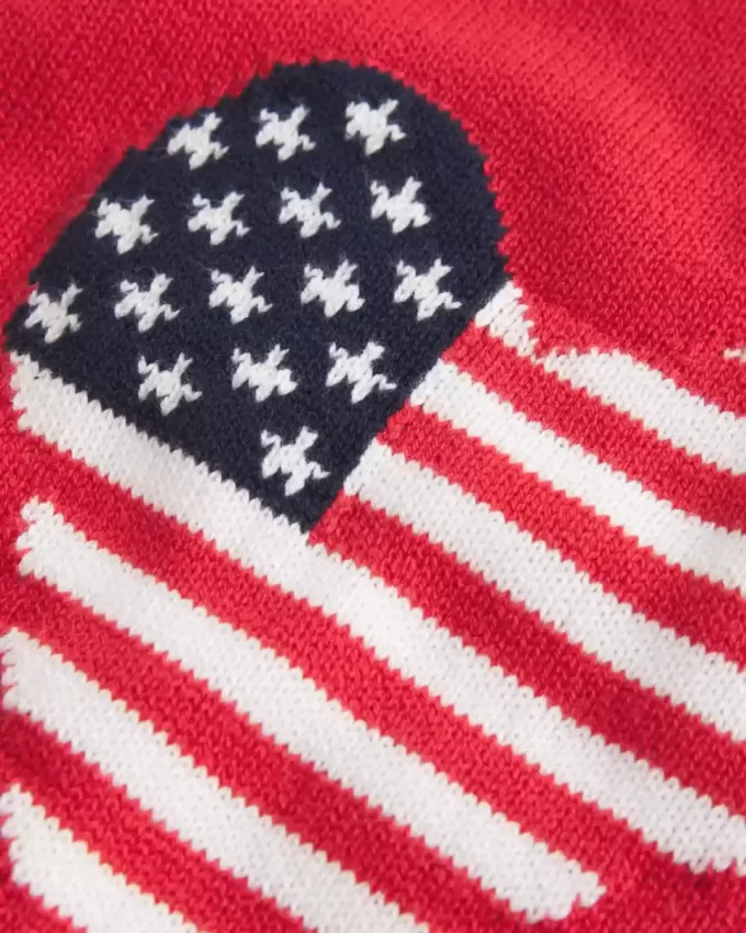 Maglione con bandiera a cuore e spalle scoperte Maglione con bandiera a cuore e spalle scoperte