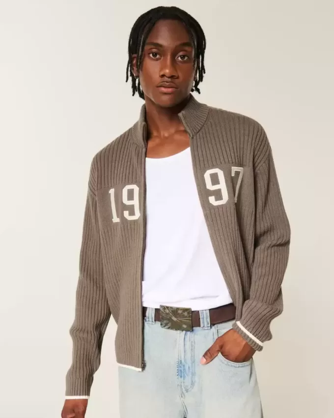 Maglione con cerniera e grafica numerica rilassata