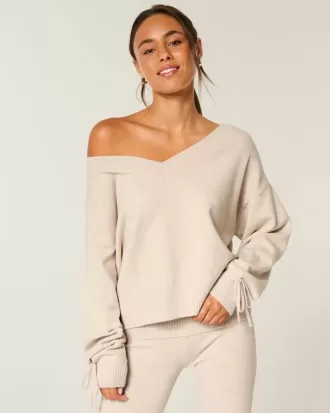 Maglione con fiocco e spalle scoperte di Gilly Hicks