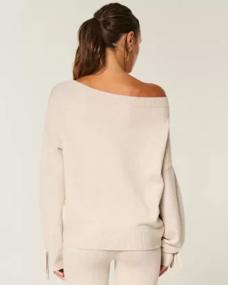 Maglione con fiocco e spalle scoperte di Gilly Hicks