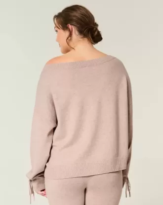 Maglione con fiocco e spalle scoperte di Gilly Hicks
