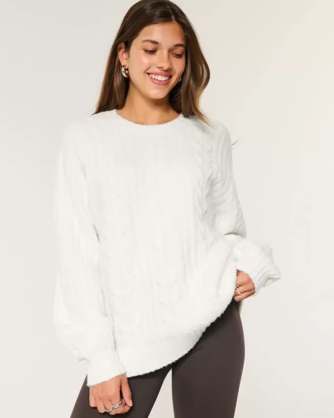 Maglione girocollo in maglia a trecce Comfy Cloud di Hollister Maglione girocollo in maglia a trecce Comfy Cloud di Hollister