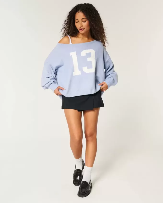 Maglione Hollister Comfy Cloud Easy con stampa a spalle scoperte e numero Maglione Hollister Comfy Cloud Easy con stampa a spalle scoperte e numero