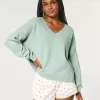 Maglione oversize con scollo a V Comfy Cloud di Hollister