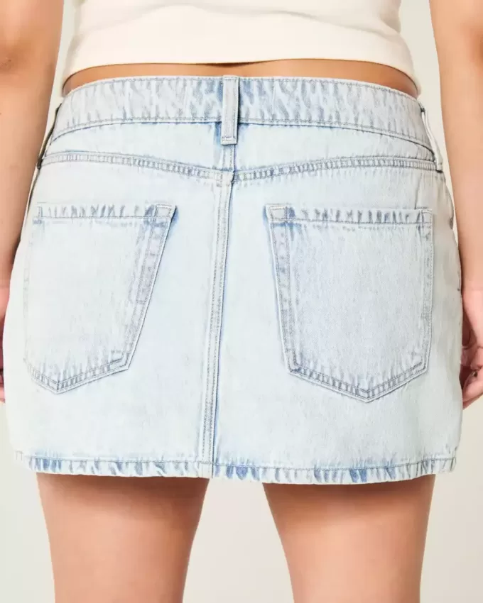 Mini gonna-pantalone in denim chiaro a vita bassa