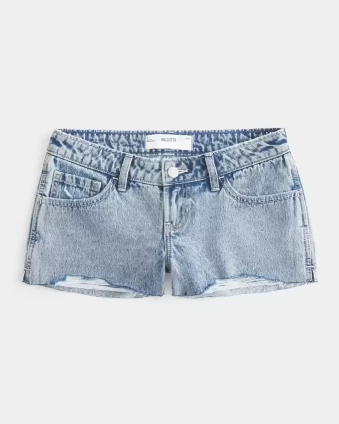 Mini shorts in denim lavaggio chiaro a vita bassissima Mini shorts in denim lavaggio chiaro a vita bassissima