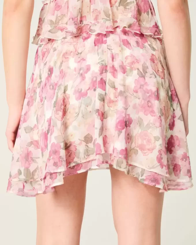 Minigonna in chiffon con orlo asimmetrico