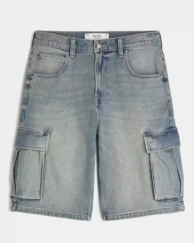 Pantaloncini cargo in denim super larghi con lavaggio medio