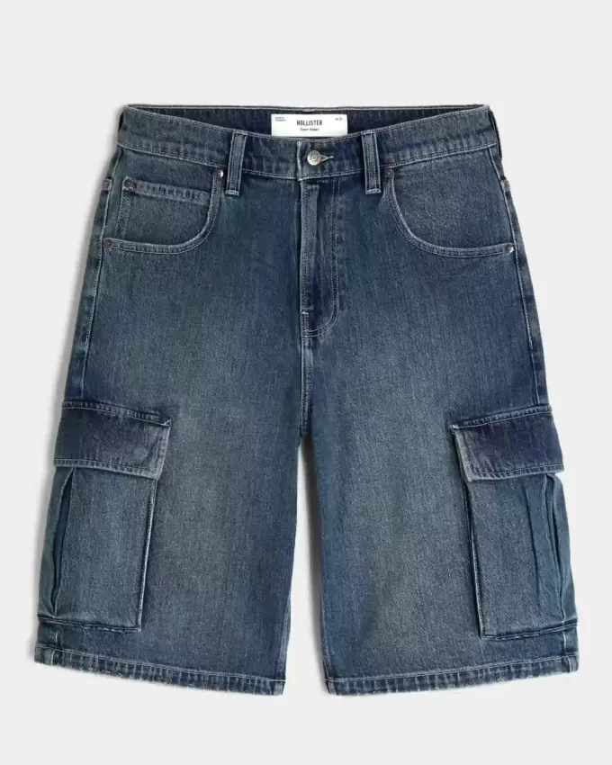 Pantaloncini cargo in denim super larghi con lavaggio medio