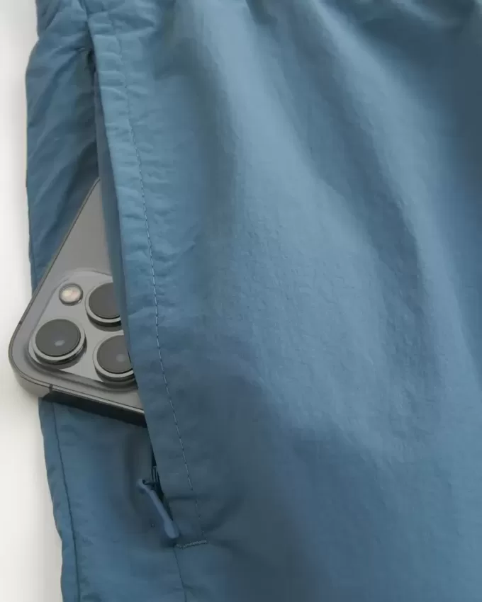Pantaloncini da tuta in nylon sopra il ginocchio