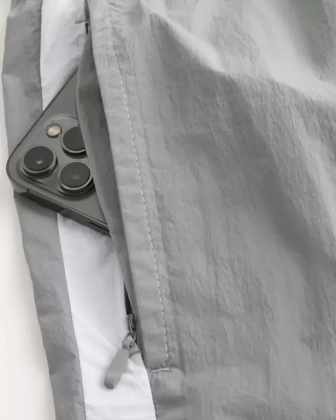 Pantaloncini da tuta in nylon sopra il ginocchio