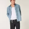 Pantaloncini di jeans larghi sopra il ginocchio