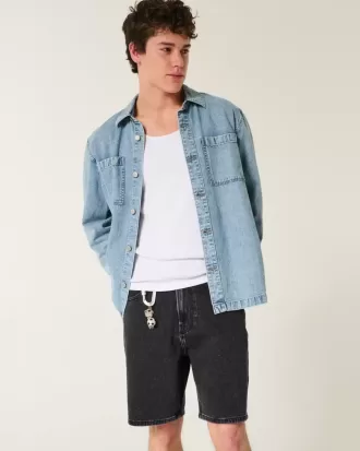 Pantaloncini di jeans larghi sopra il ginocchio