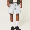 Pantaloncini di jeans larghi sopra il ginocchio